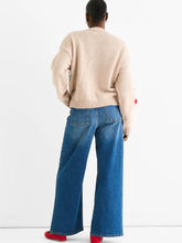Load image into Gallery viewer, Floral Detail Cardi
