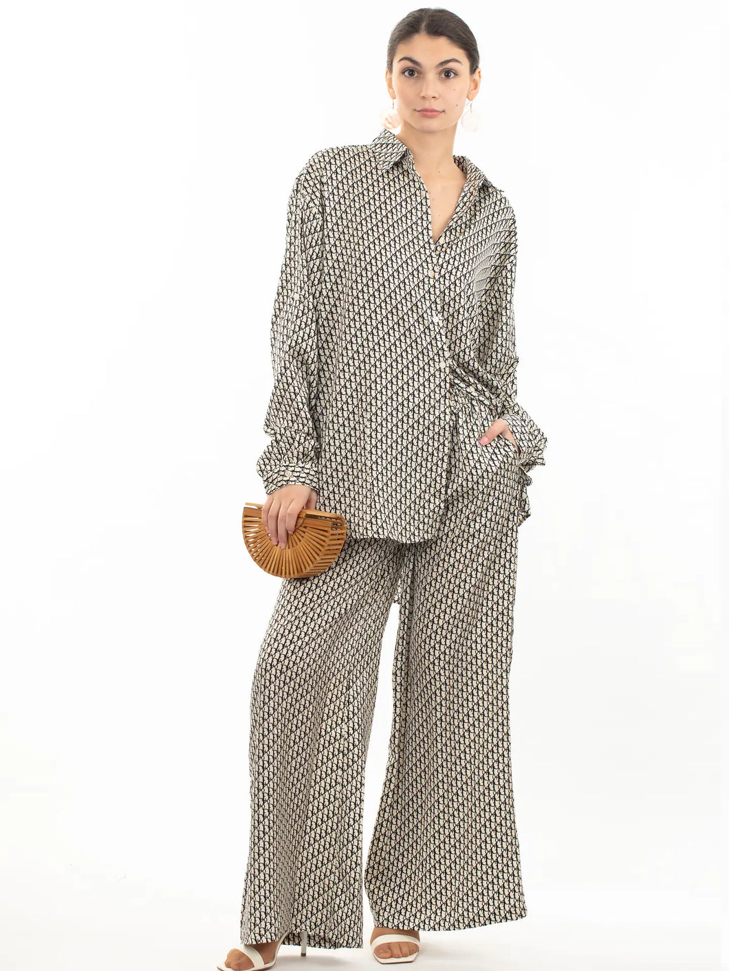 Letter D dogtooth shirt