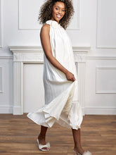 Load image into Gallery viewer, Cream Rose Detail Dress
