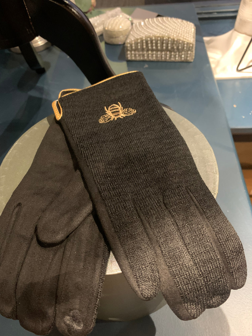 Black Bee Gloves