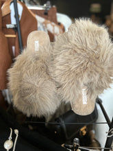 Load image into Gallery viewer, Cappuccino Faux Fur Slippers
